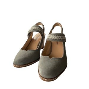 Sundance Soft Gray Suede Shoes "Eden Path"